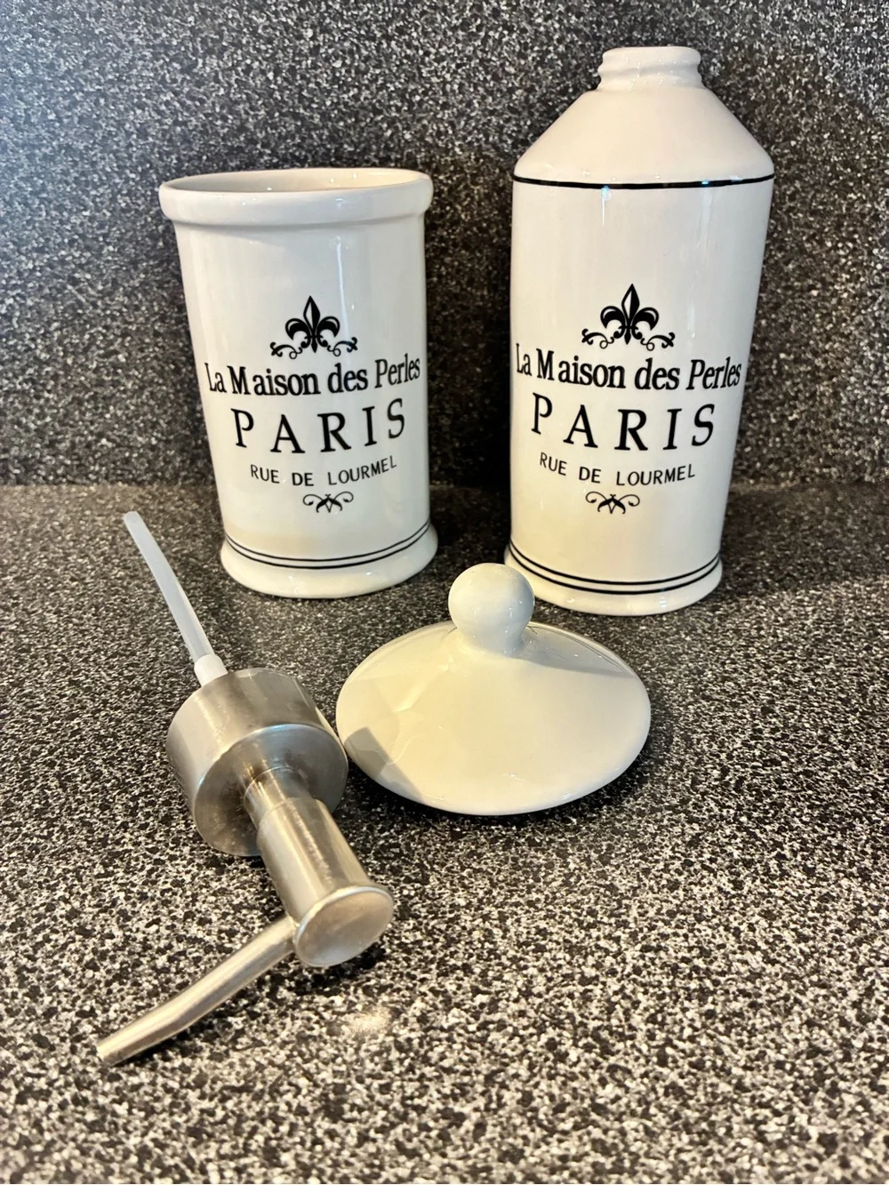 NWT La Maison des Perles Paris Rue de Lourmel Ceramic Bathroom Decor Containers